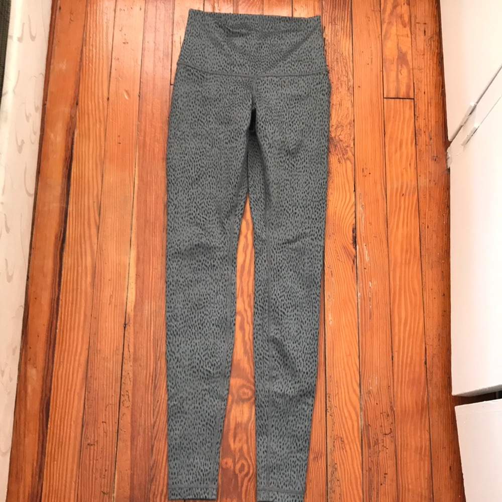 Lululemon grey animal print leggings! Size 4
